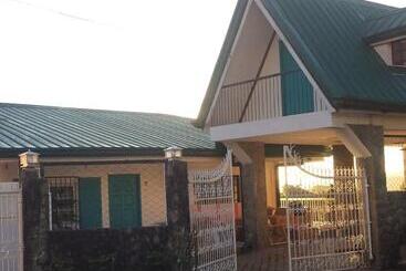 בית מלון כפרי Blythe888 De Jardin Transient House Baguio