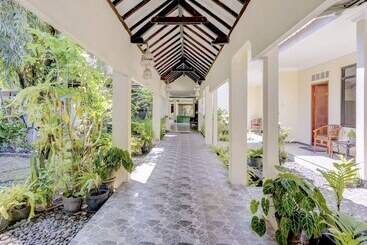 Hotel Lumajang Redpartner