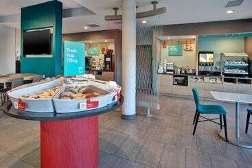 Avid Hotels   Detroit   Warren, An Ihg