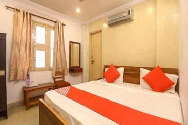 Super Hotel O Maa Arya Near Gautam Buddha Park