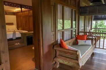 Hotel Tira Vilagna Suites & Spa