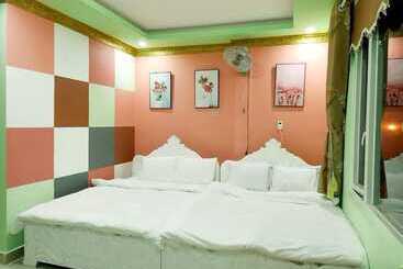 Van Quynh Hotel Dalat