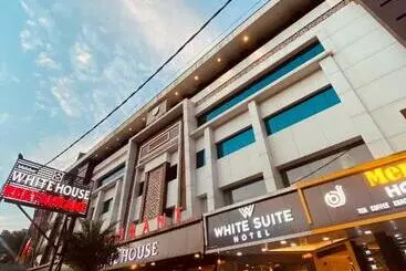 Hotel White Suite