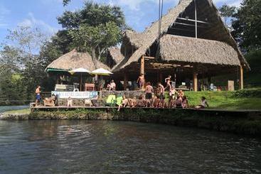 هاستل El Retiro Lanquin