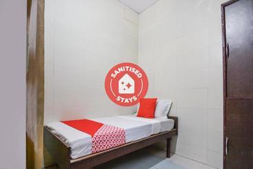 Otel Oyo 45902 Adinav