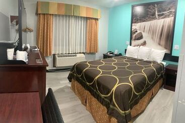 فندق Super 8 By Wyndham Emporia