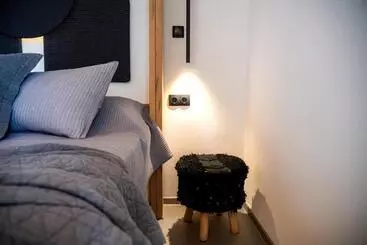 Nisaki Hotel & Elite Suites