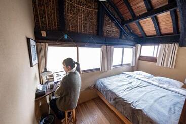 Hostel & Tatami Bar Uchikobare 内子晴れ