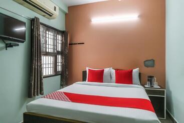 Hotel Oyo 46874 Modern Guest House