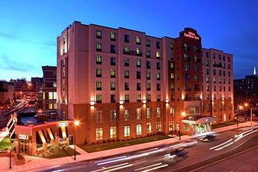 Отель Hilton Garden Inn Worcester