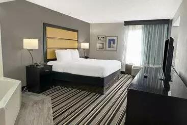 هتل La Quinta Inn & Suites By Wyndham Jackson North