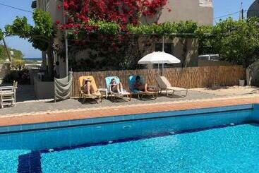 דירות לתיירים Nikolas Apartments