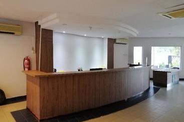 Safari Hotel By Oyo Rooms