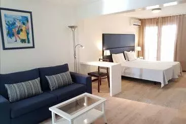 هتل Murdeira Village