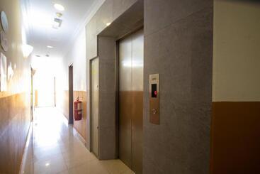 בית מלון כפרי Sun Inns Permas Jaya