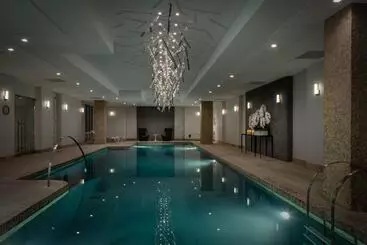 Hotel Aka Sutton Place