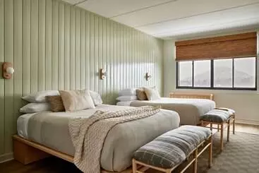 ホテル Bluebird Lake Placid