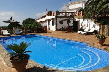 فندق Monte Da Bravura Green Resort