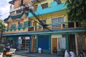 酒店 Favila Transient Rooms