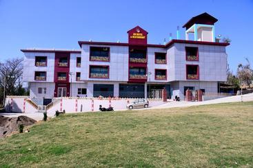 ホテル Jai  And  Restaurant