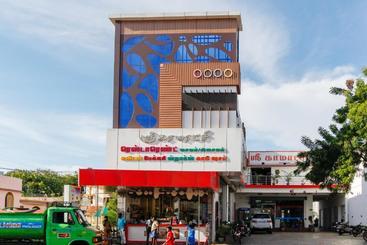 Hotel Oyo 61704 Sri Kamatchi