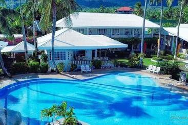 فندق Paras Beach Resort