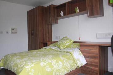 بنسيون Comfortable Ensuite Rooms, Plymouth   Hostel