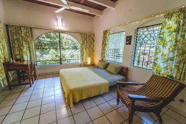 پانسیون Gaia's Garden Guest House