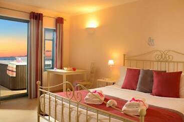 Hotell Absolute Bliss