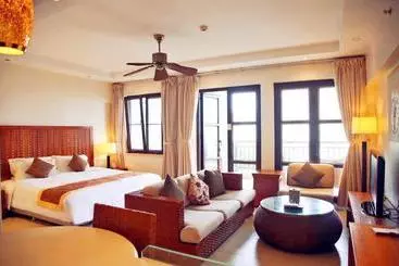 هتل Aegean Suites Sanya Yalong Bay Resort