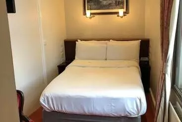 هتل The Leeson Lodge