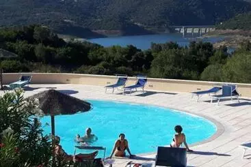 ホテル Valkarana Country Relais