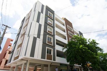 Hotel Oyo 46992 Sri Mannem Residency