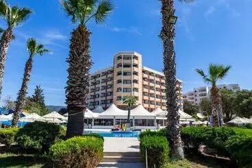 The Holiday Resort Hotel   All Inclusive