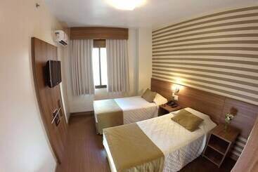 هتل Continental Business 200 Metros Do Complexo Hospitalar Santa Casa