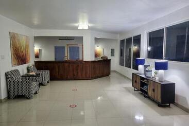 هتل Coral Seas Beach Resort