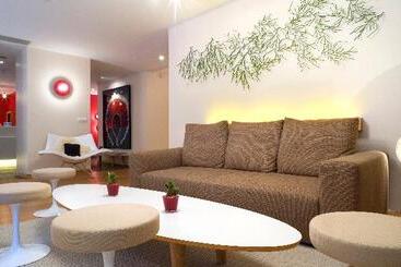 هتل La Cour Des Augustins