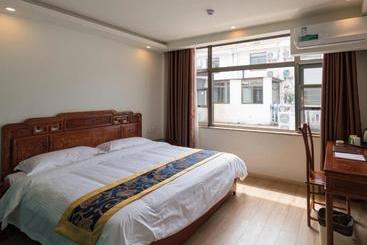 בית מלון כפרי Greentree Alliance Chizhou Jiuhuashan Zodiac Statue Of God