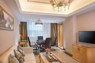 Vienna Hotel Shenzhen Fuyong Subway Station