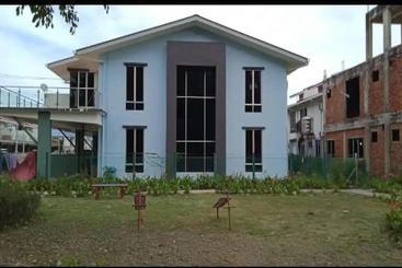 בית מלון כפרי Oyo 90215 Awani Homestay