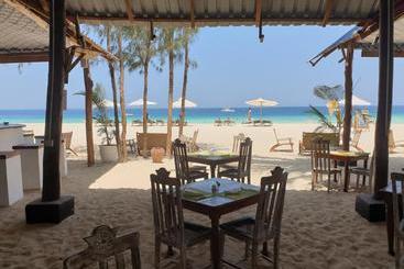 Общежитие Ellavita Cottages Nungwi