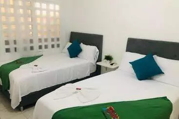 ホテル Tita’s Airport