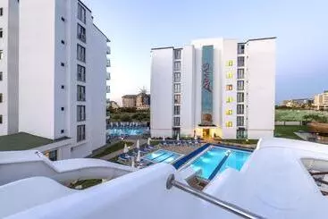 Lavia Hotels Lara