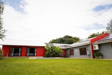 ペンション Marculem Guest Farm