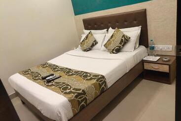 Hotel Golden Nest Popular Residency