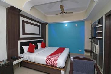 Otel Oyo 40857 Sri Ram  & Restaurant