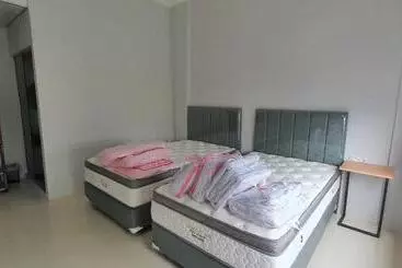ホテル Reddoorz Plus Near Siloam Hospital Balikpapan