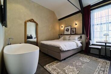 Boutique Hotel & Restaurant Frenchie