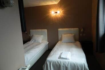 בית מלון כפרי Family