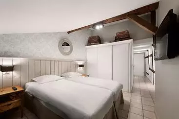 Hotelli Aux Ecuries De La Reine